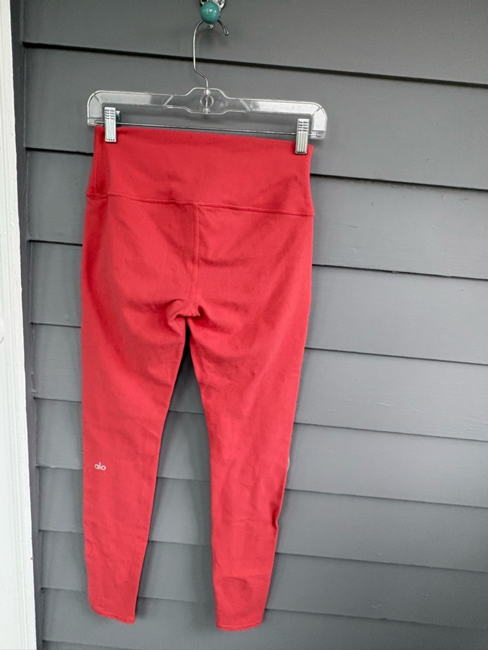 ALO Yoga Coral Pink High-Rise Leggings - Picture 2 of 4